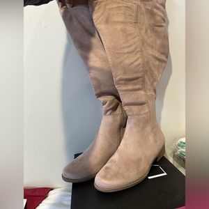 NEW Lane Bryant wide over the knee boots in Rose Cloud color.